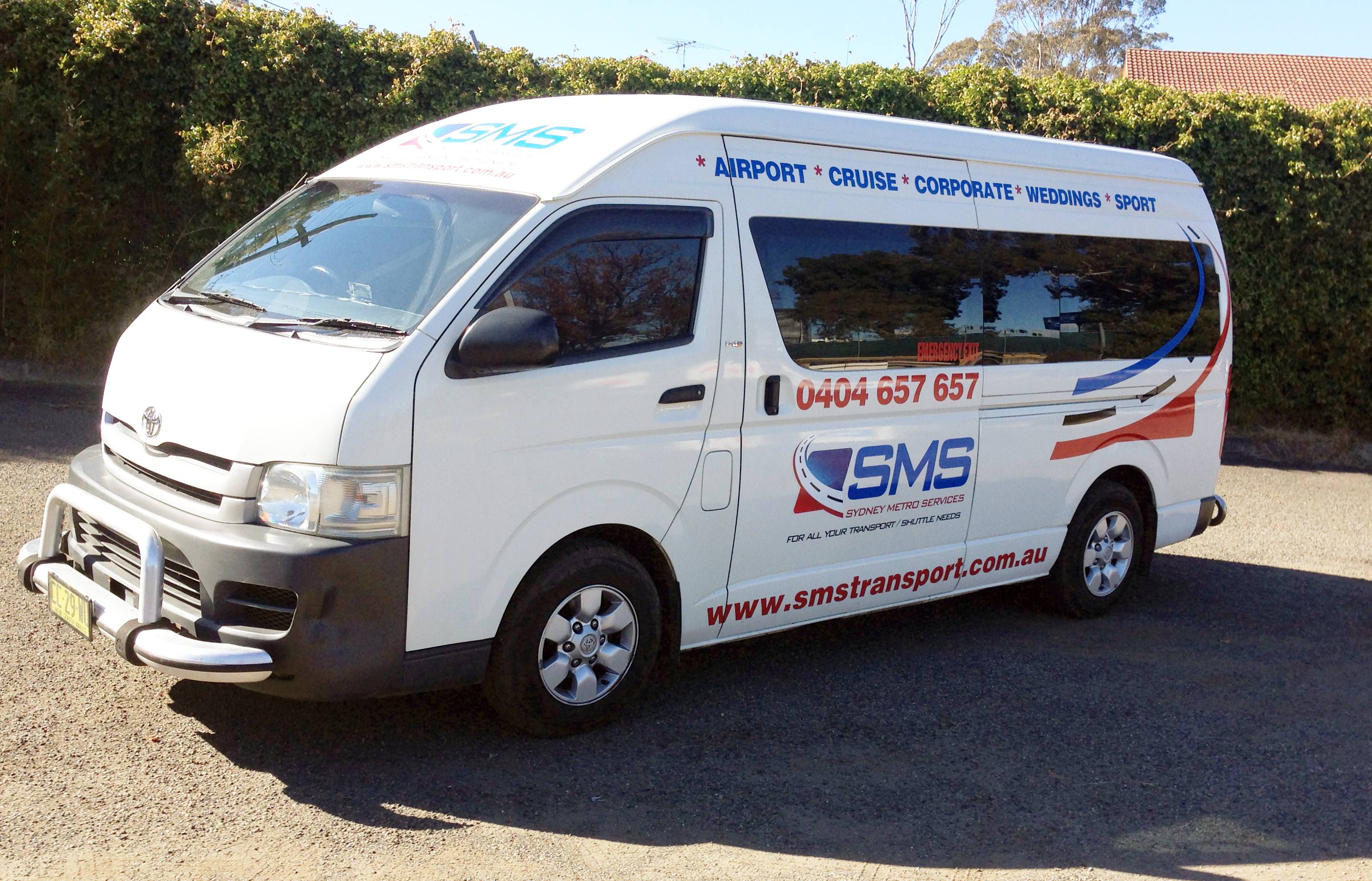 14 Seater Toyota Hiace Commuter
